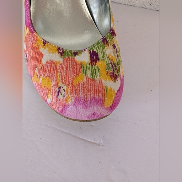 Shoes Style & Co. Pink  Multicolor Floral Heels Never Worn Size 7 - Picture 2 of 6